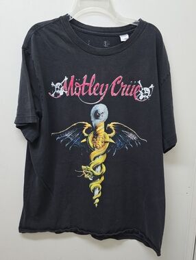 Motley Crue Black Graphic Band Tee with Yellow Snake Design - Men's Size 2XL
